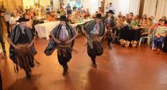 Foto de la galería: Noche de peña en la Casa Paraguaya: el programa Radial Guaraní Tavarandú celebró sus 15 años