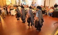 Foto de la galería: Noche de peña en la Casa Paraguaya: el programa Radial Guaraní Tavarandú celebró sus 15 años