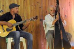 Foto de la galería: Noche de peña en la Casa Paraguaya: el programa Radial Guaraní Tavarandú celebró sus 15 años