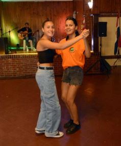 Foto de la galería: Noche de peña en la Casa Paraguaya: el programa Radial Guaraní Tavarandú celebró sus 15 años