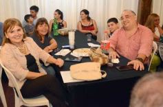 Foto de la galería: Noche de peña en la Casa Paraguaya: el programa Radial Guaraní Tavarandú celebró sus 15 años