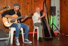 Foto de la galería: Noche de peña en la Casa Paraguaya: el programa Radial Guaraní Tavarandú celebró sus 15 años