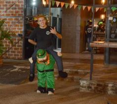 Foto de la galería: Noche de Sábado: la previa de San Patricio a pleno en bares de la Costanera