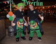 Foto de la galería: Noche de Sábado: la previa de San Patricio a pleno en bares de la Costanera