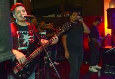 Foto de la galería: Los casi 40 de Julio "Pollito" Villagra: noche de fiesta y cumbia en Brooklyn 