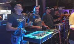 Foto de la galería: Los casi 40 de Julio "Pollito" Villagra: noche de fiesta y cumbia en Brooklyn 