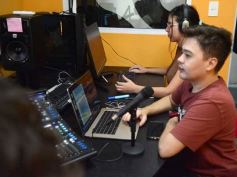 Foto de la galería: Trabajo y paseo: con la Casa del Streaming y otro varieté de postales en la ciudad