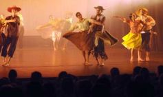 Foto de la galería: Al eterno Ramón Ayala: música, emoción y homenaje junto al Ballet Folclórico del Parque