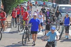 Foto de la galería: Junto a una gran convocatoria se vivió la 24° Bicicleteada Solidaria del Roque González