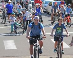 Foto de la galería: Junto a una gran convocatoria se vivió la 24° Bicicleteada Solidaria del Roque González