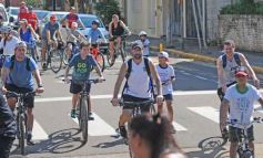 Foto de la galería: Junto a una gran convocatoria se vivió la 24° Bicicleteada Solidaria del Roque González