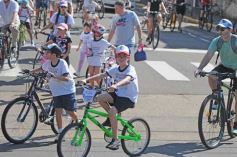 Foto de la galería: Junto a una gran convocatoria se vivió la 24° Bicicleteada Solidaria del Roque González