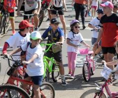 Foto de la galería: Junto a una gran convocatoria se vivió la 24° Bicicleteada Solidaria del Roque González