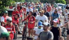 Foto de la galería: Junto a una gran convocatoria se vivió la 24° Bicicleteada Solidaria del Roque González