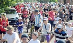 Foto de la galería: Junto a una gran convocatoria se vivió la 24° Bicicleteada Solidaria del Roque González