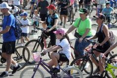 Foto de la galería: Junto a una gran convocatoria se vivió la 24° Bicicleteada Solidaria del Roque González