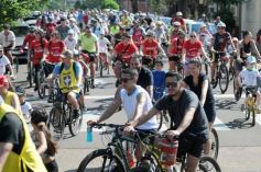 Foto de la galería: Junto a una gran convocatoria se vivió la 24° Bicicleteada Solidaria del Roque González
