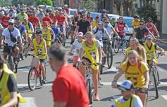 Foto de la galería: Junto a una gran convocatoria se vivió la 24° Bicicleteada Solidaria del Roque González
