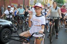 Foto de la galería: Junto a una gran convocatoria se vivió la 24° Bicicleteada Solidaria del Roque González