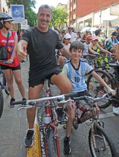 Foto de la galería: Junto a una gran convocatoria se vivió la 24° Bicicleteada Solidaria del Roque González