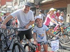 Foto de la galería: Junto a una gran convocatoria se vivió la 24° Bicicleteada Solidaria del Roque González