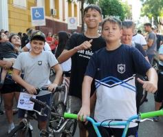 Foto de la galería: Junto a una gran convocatoria se vivió la 24° Bicicleteada Solidaria del Roque González