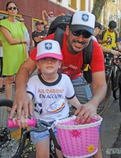 Foto de la galería: Junto a una gran convocatoria se vivió la 24° Bicicleteada Solidaria del Roque González