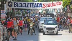 Foto de la galería: Junto a una gran convocatoria se vivió la 24° Bicicleteada Solidaria del Roque González