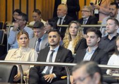 Foto de la galería: Apertura de sesiones: Passalacqua llamó al consenso en el contexto económico y social nacional