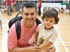 Foto de la galería: Con la tradicional Misa y consagración a la Virgen, la Madre celebró su día