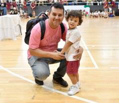Foto de la galería: Con la tradicional Misa y consagración a la Virgen, la Madre celebró su día