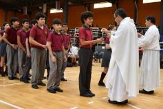Foto de la galería: Con la tradicional Misa y consagración a la Virgen, la Madre celebró su día