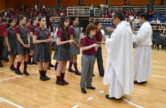 Foto de la galería: Con la tradicional Misa y consagración a la Virgen, la Madre celebró su día