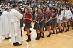 Foto de la galería: Con la tradicional Misa y consagración a la Virgen, la Madre celebró su día