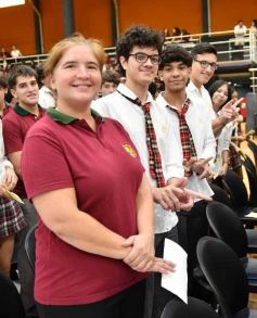 Foto de la galería: Con la tradicional Misa y consagración a la Virgen, la Madre celebró su día