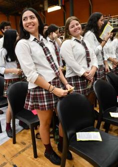 Foto de la galería: Con la tradicional Misa y consagración a la Virgen, la Madre celebró su día