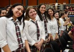 Foto de la galería: Con la tradicional Misa y consagración a la Virgen, la Madre celebró su día