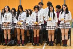 Foto de la galería: Con la tradicional Misa y consagración a la Virgen, la Madre celebró su día