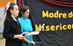 Foto de la galería: Con la tradicional Misa y consagración a la Virgen, la Madre celebró su día