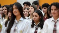 Foto de la galería: Con la tradicional Misa y consagración a la Virgen, la Madre celebró su día