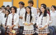 Foto de la galería: Con la tradicional Misa y consagración a la Virgen, la Madre celebró su día