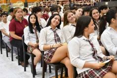 Foto de la galería: Con la tradicional Misa y consagración a la Virgen, la Madre celebró su día