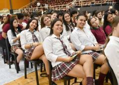 Foto de la galería: Con la tradicional Misa y consagración a la Virgen, la Madre celebró su día