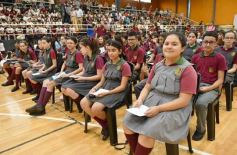 Foto de la galería: Con la tradicional Misa y consagración a la Virgen, la Madre celebró su día