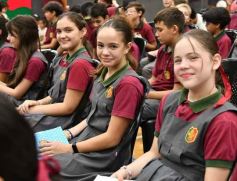 Foto de la galería: Con la tradicional Misa y consagración a la Virgen, la Madre celebró su día