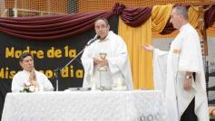 Foto de la galería: Con la tradicional Misa y consagración a la Virgen, la Madre celebró su día