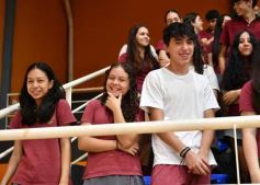 Foto de la galería: Con la tradicional Misa y consagración a la Virgen, la Madre celebró su día