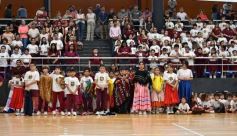 Foto de la galería: Con la tradicional Misa y consagración a la Virgen, la Madre celebró su día