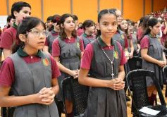 Foto de la galería: Con la tradicional Misa y consagración a la Virgen, la Madre celebró su día