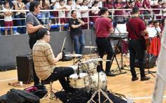 Foto de la galería: Con la tradicional Misa y consagración a la Virgen, la Madre celebró su día